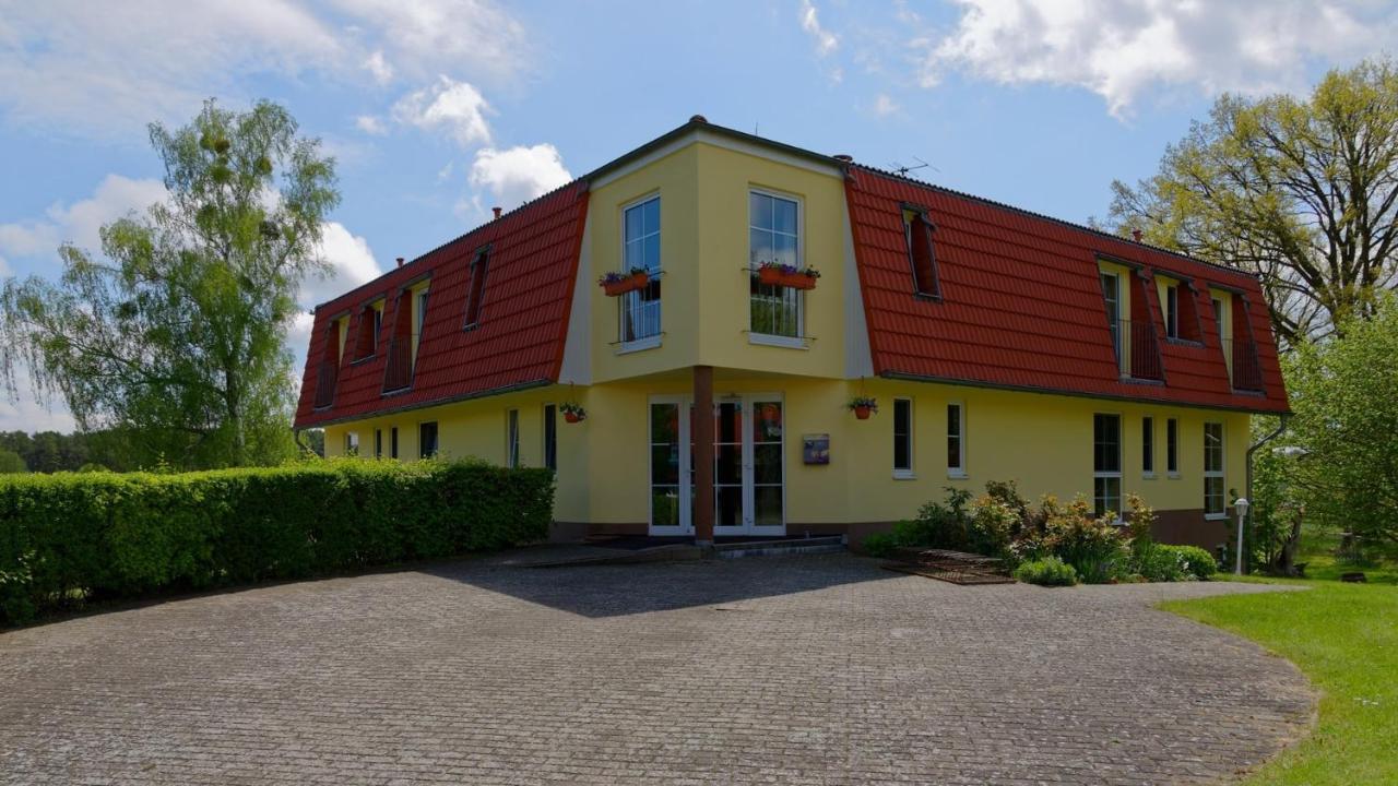 Landhotel Am Peetscher See Mirow Εξωτερικό φωτογραφία